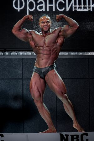CLASSIC PHYSIQUE
